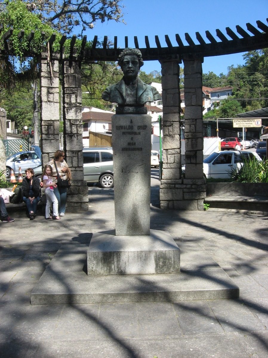Oswaldo Cruz's bust (3).JPG
